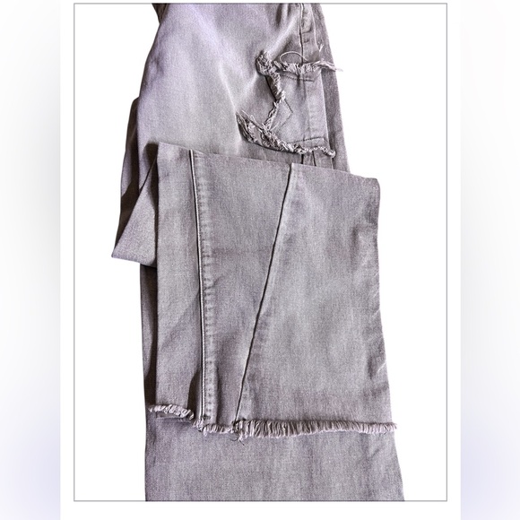 SHEIN Gray Star-Patterned Wide Leg Jeans - Picture 4 of 7